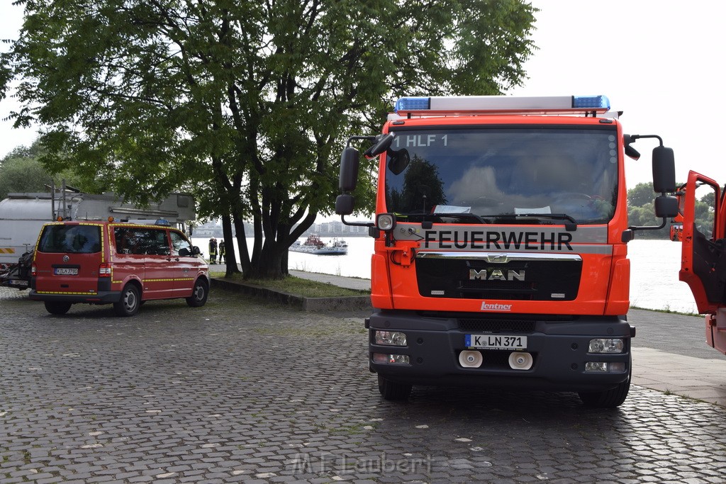 Schiff 1 Koeln in Hoehe der Koelner Zoobruecke P199.JPG - Miklos Laubert